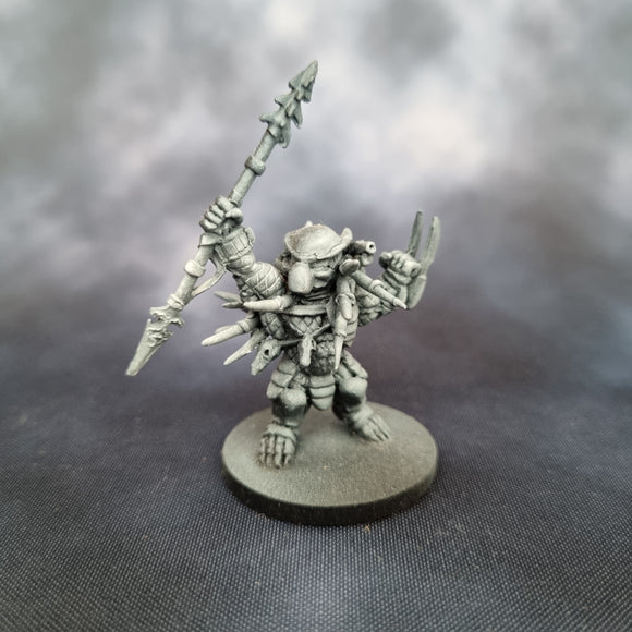 Predatory Dwarf with Spear Custom Models HammerHouse 