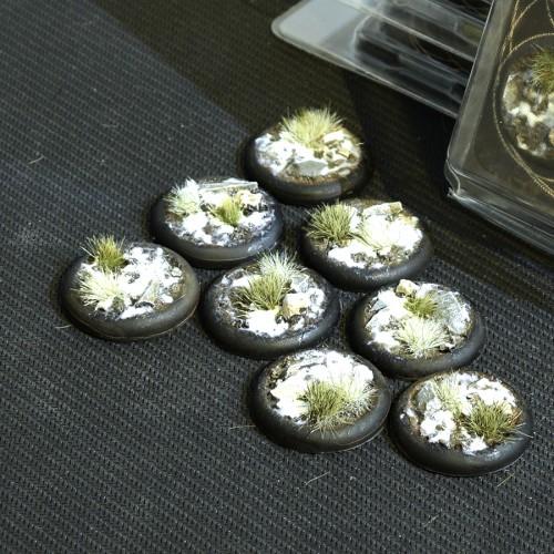 Winter Bases RoundLip 30mm (x8) Gamer Grass base Gamer Grass